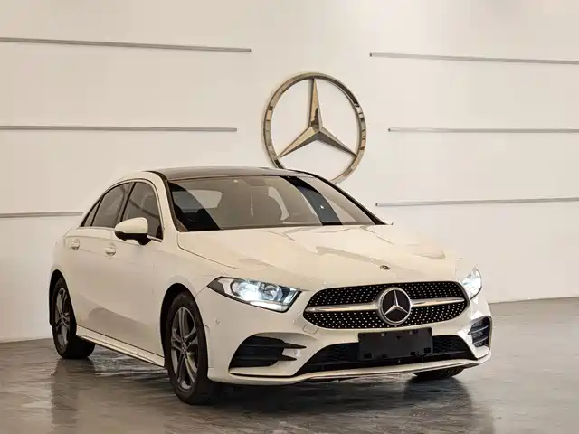 Mercedes-Benz A-Class 2021 A 180 L Sports Sedan — фото 3