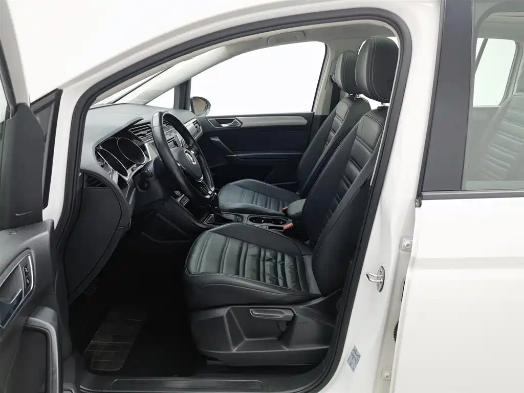 Volkswagen Touran 2016 Touran L 280TSI DSG Elegance фото 10