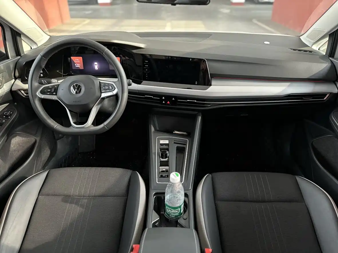 Volkswagen Golf 2023 280TSI DSG Pro фото 9