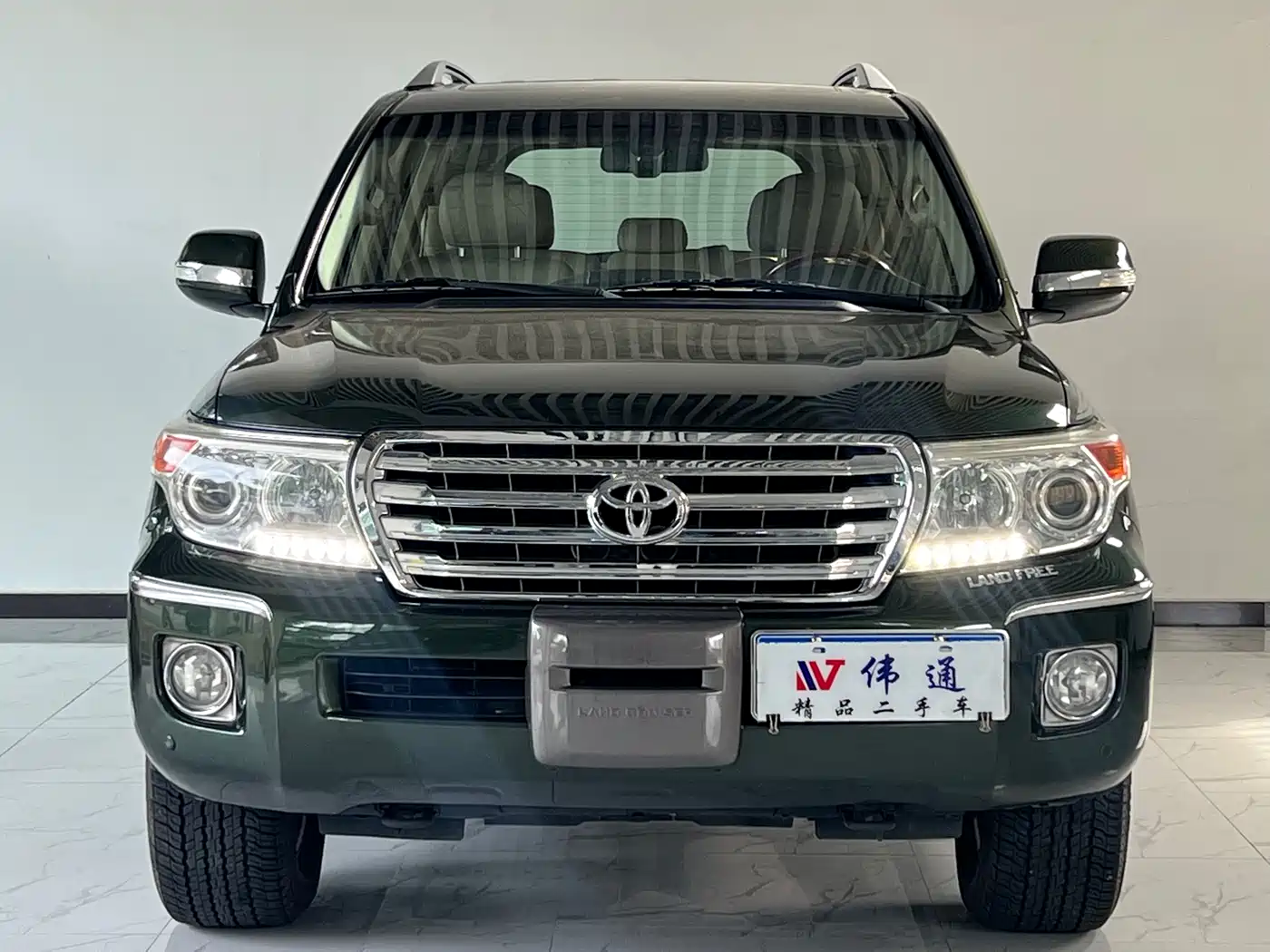 Toyota Land Cruiser (Import) 2015 4.0L V6 Middle East Limited Edition фото 3