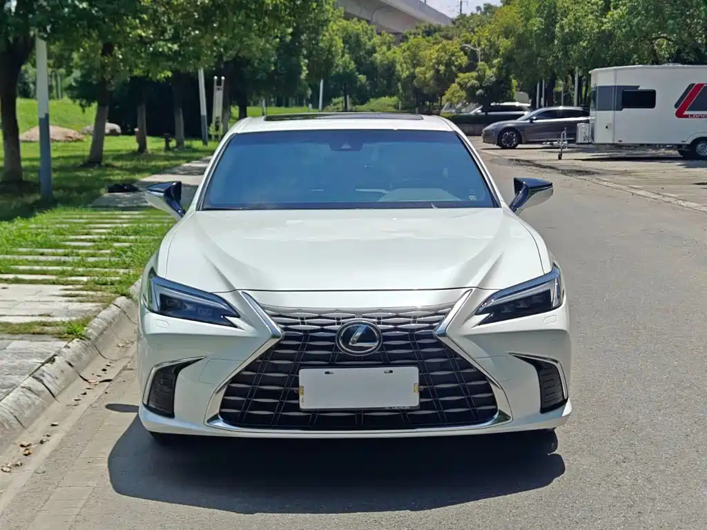 Lexus ES 2025 2025 200 Ultimate Edition
