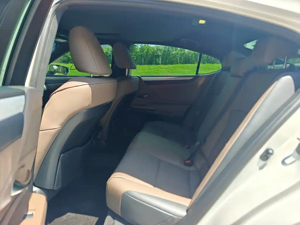 Lexus ES 2025 2025 200 Ultimate Edition