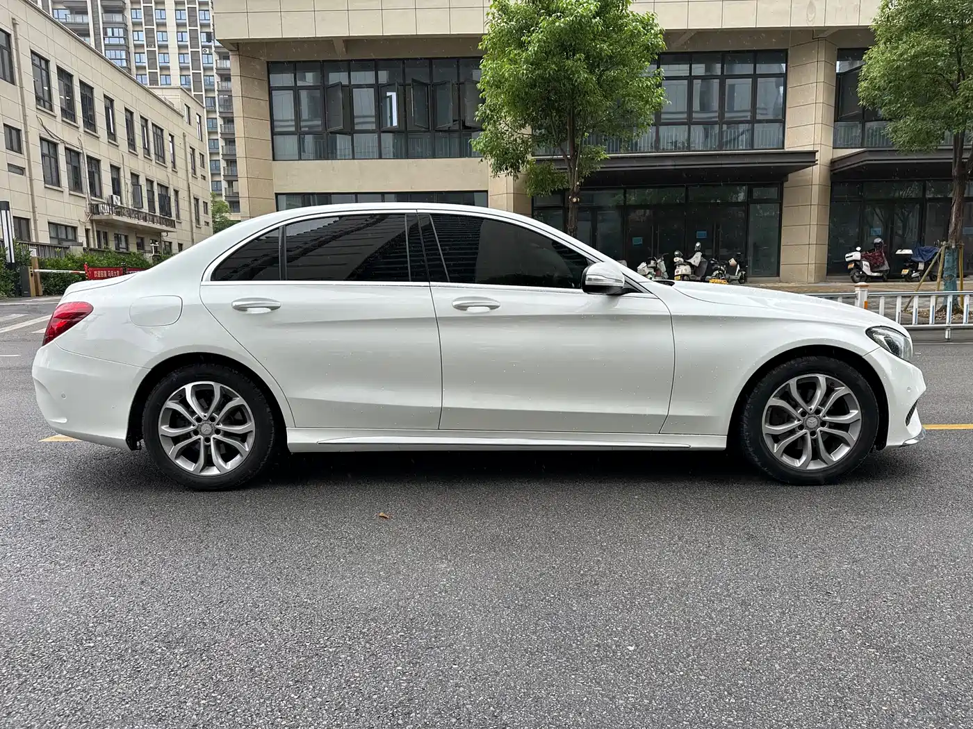 Mercedes-Benz C-Class 2015 C 200 L Sport фото 22