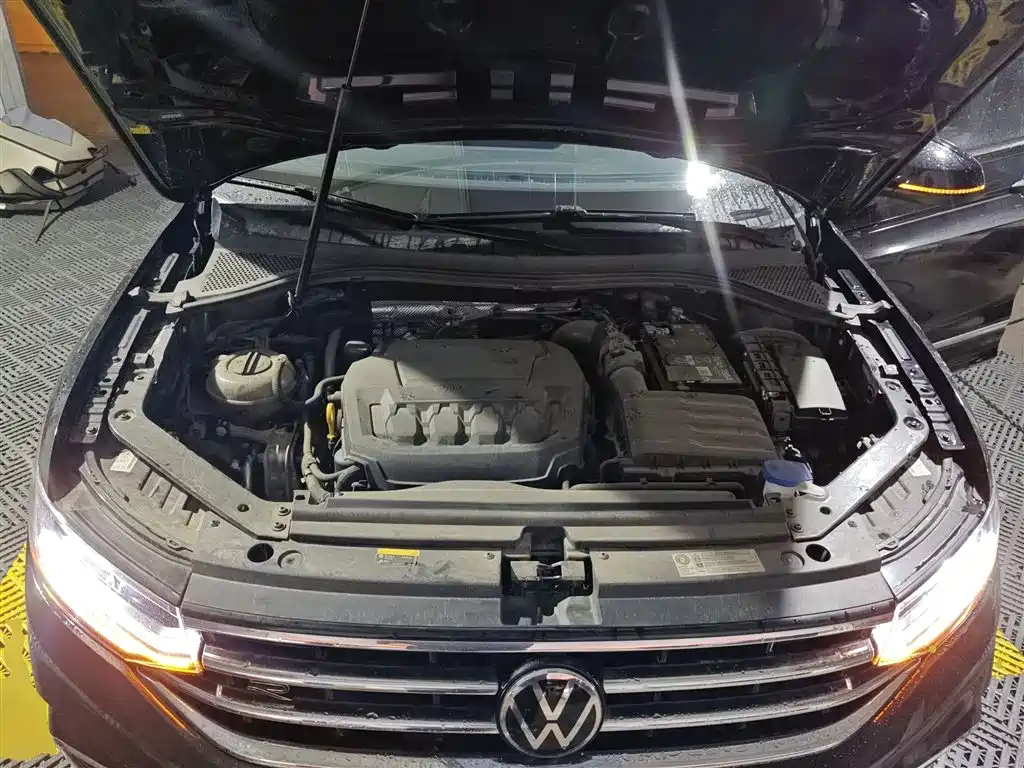 Volkswagen Tiguan L 2024 330TSI Automatic 2WD R-Line Premium Enjoyment Edition фото 17