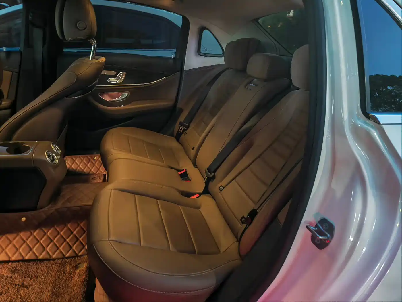 Mercedes-Benz E-Class 2020 E 300 L Sport Luxury Model фото 7