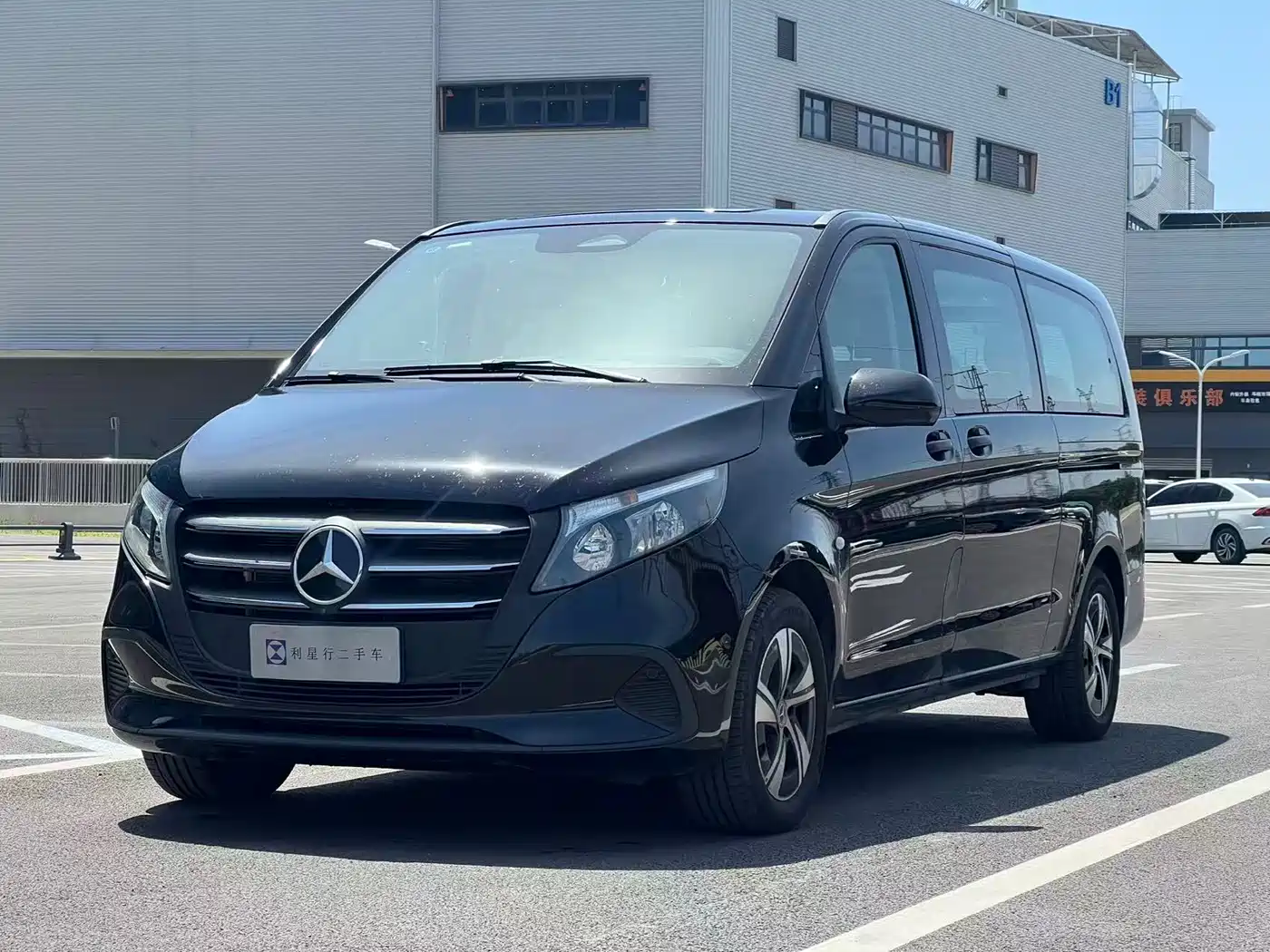 Mercedes-Benz Vito 2024 2.0T Business 7-Seater