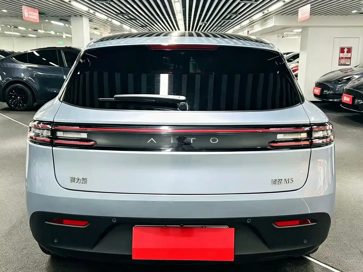 AITO Wenjie AITO M5 2023 Extended Range AWD Smart Drive Edition фото 5