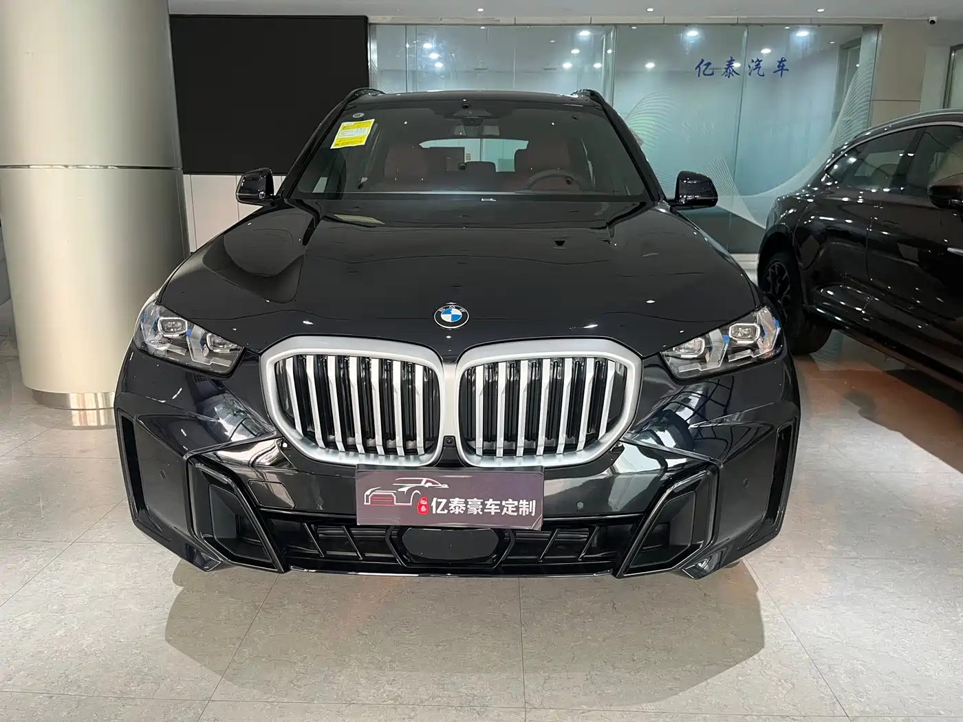 BMW X5 2026 xDrive 40Li M Sport Night Edition Package фото 7