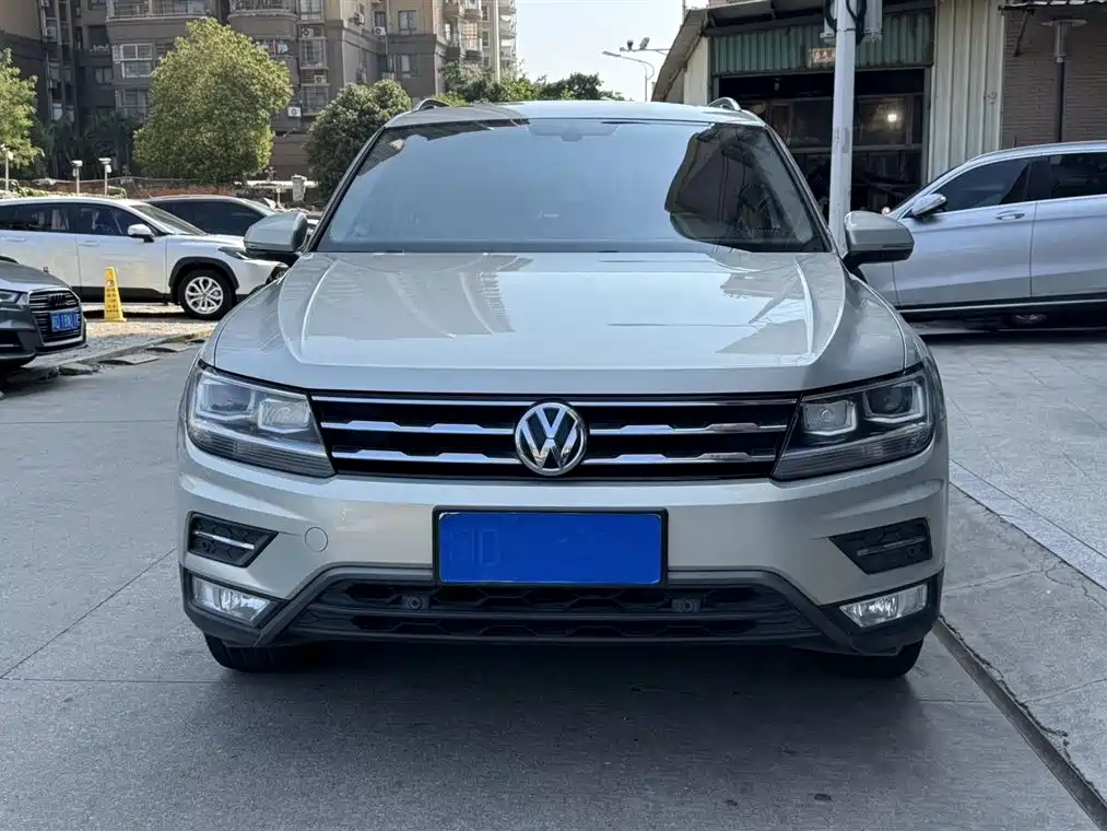 Volkswagen Tiguan L 2019 330TSI Auto 2WD Smart Luxury Edition China V фото 2