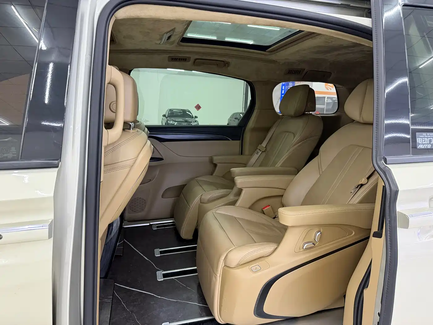 Buick GL8 2020 Model ES Landglory 653T Luxury фото 5