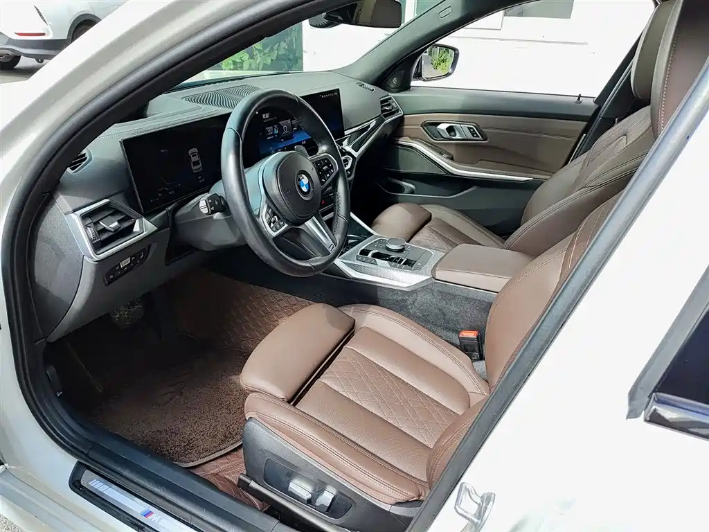 BMW 3 Series 2023 330i M Sport Shadow Edition фото 7