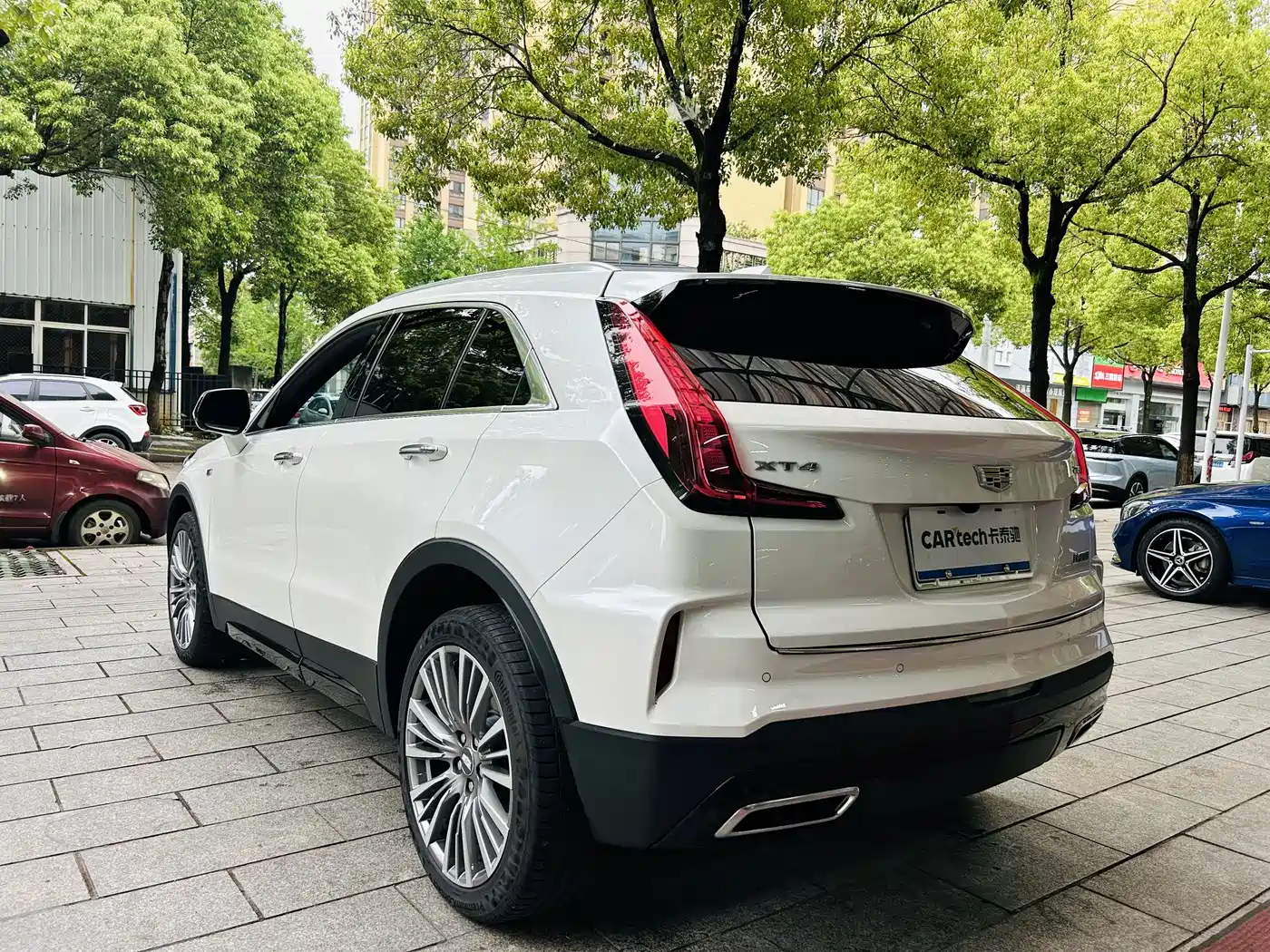 CADILLAC XT4