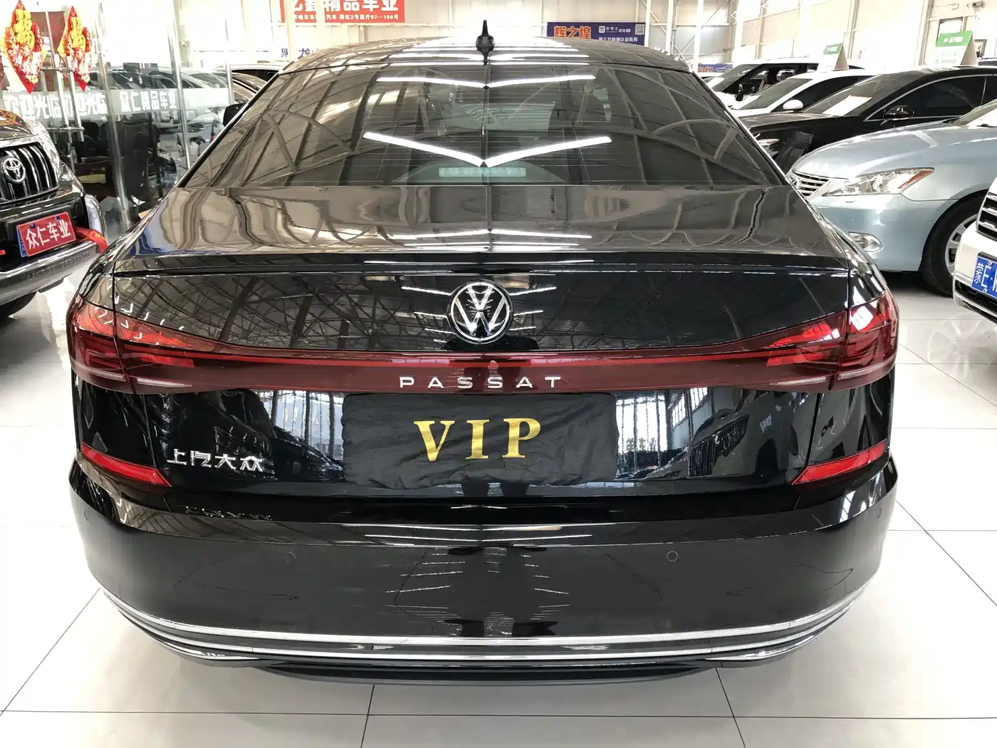 Volkswagen Passat 2023 280TSI Starlight Elite Edition фото 11