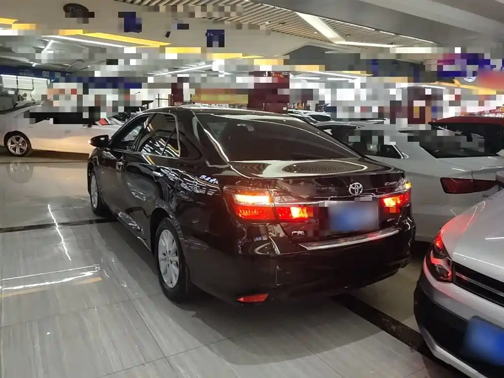 Toyota Camry 2016 2.0G 10th Anniversary Leading Edition фото 5