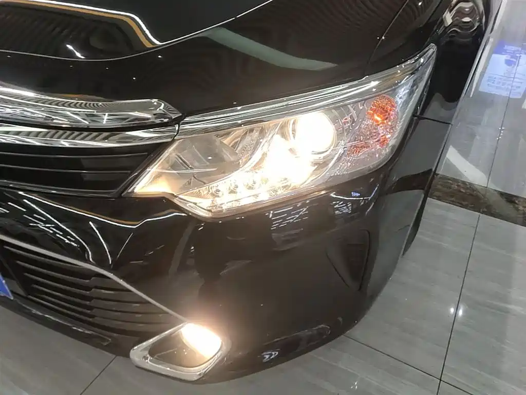 Toyota Camry 2016 2.0G 10th Anniversary Leading Edition фото 24