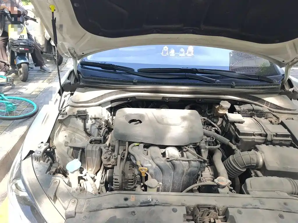 Hyundai Elantra 2016 Model 1.6L Automatic Smart Elite фото 8