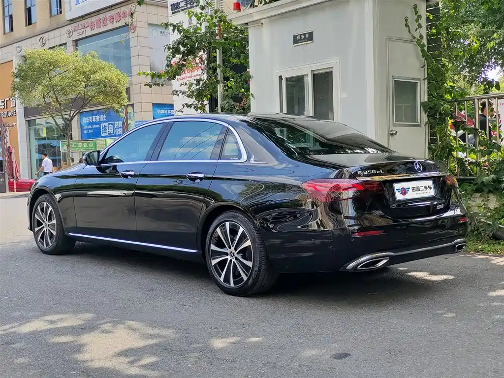 Mercedes-Benz E-Class New Energy 2022 E 350 e L Plug-in Hybrid Sedan фото 4