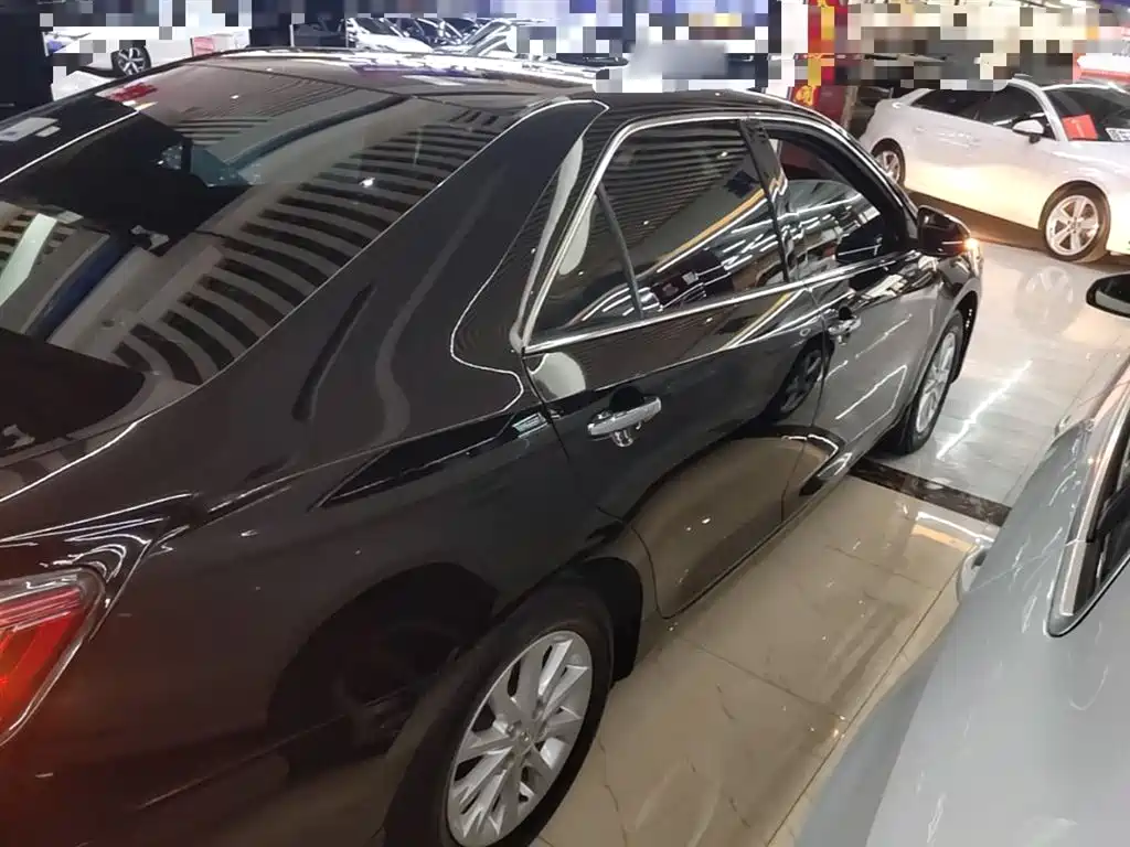 Toyota Camry 2016 2.0G 10th Anniversary Leading Edition фото 7