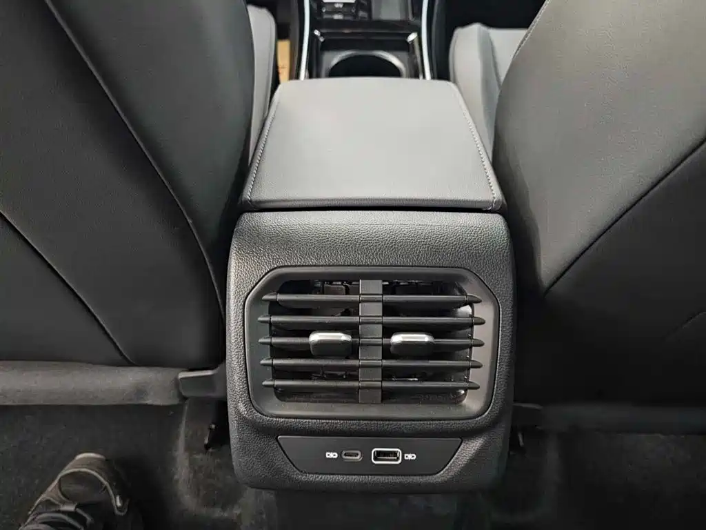 Volkswagen Lamando 2025 2025 Model Lamando L 2.0T GTS Basic