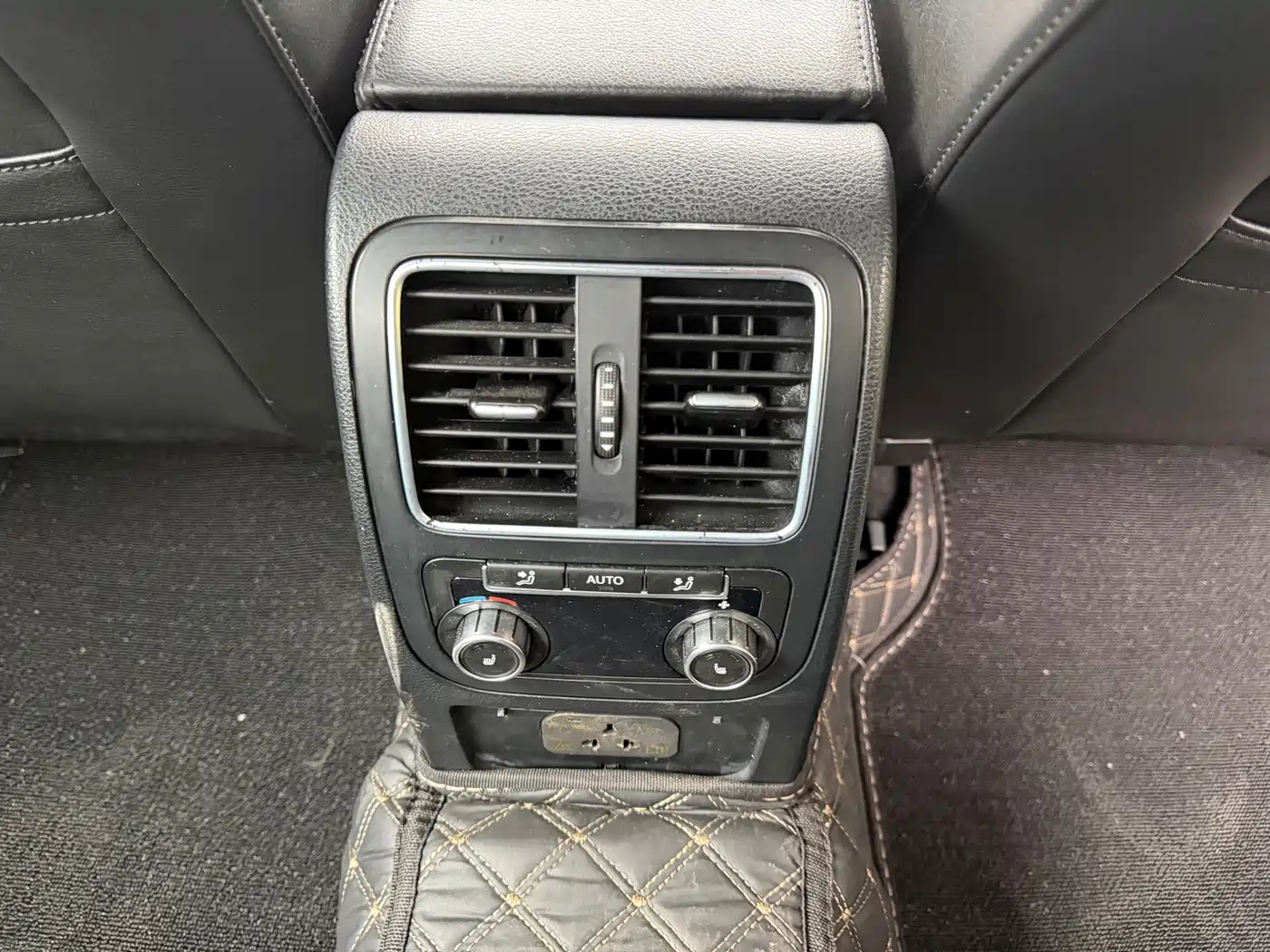 Volkswagen Magotan 2013 2.0TSI Premium фото 16