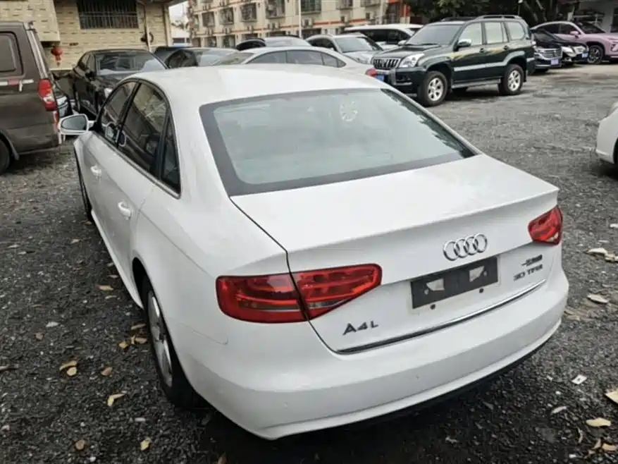 Audi A4L 2013 30 TFSI Automatic Comfort фото 7