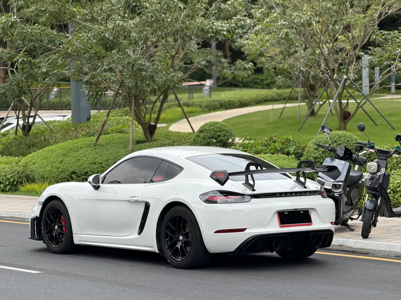 Porsche 718 2016 Cayman 2.0T фото 4