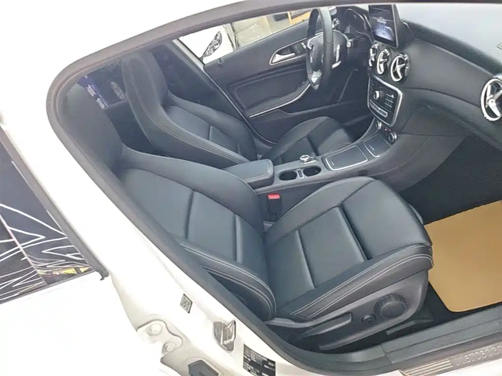 Mercedes-Benz GLA 2019 GLA 200 Dynamic фото 25