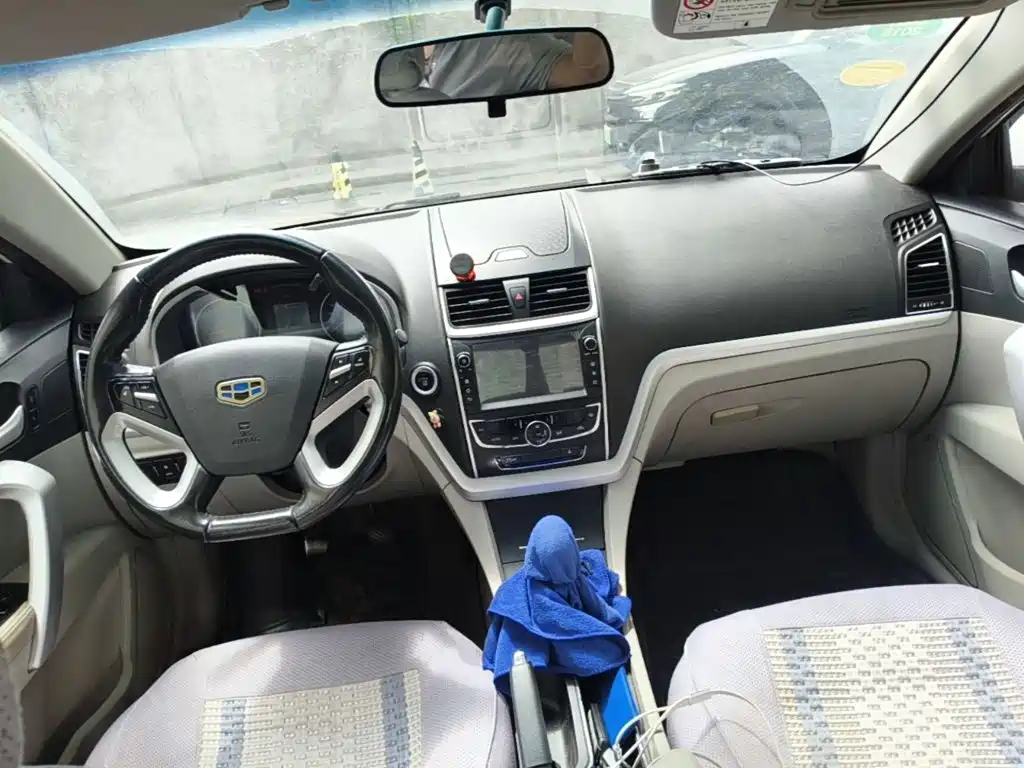 صورة 10 - Geely Emgrand