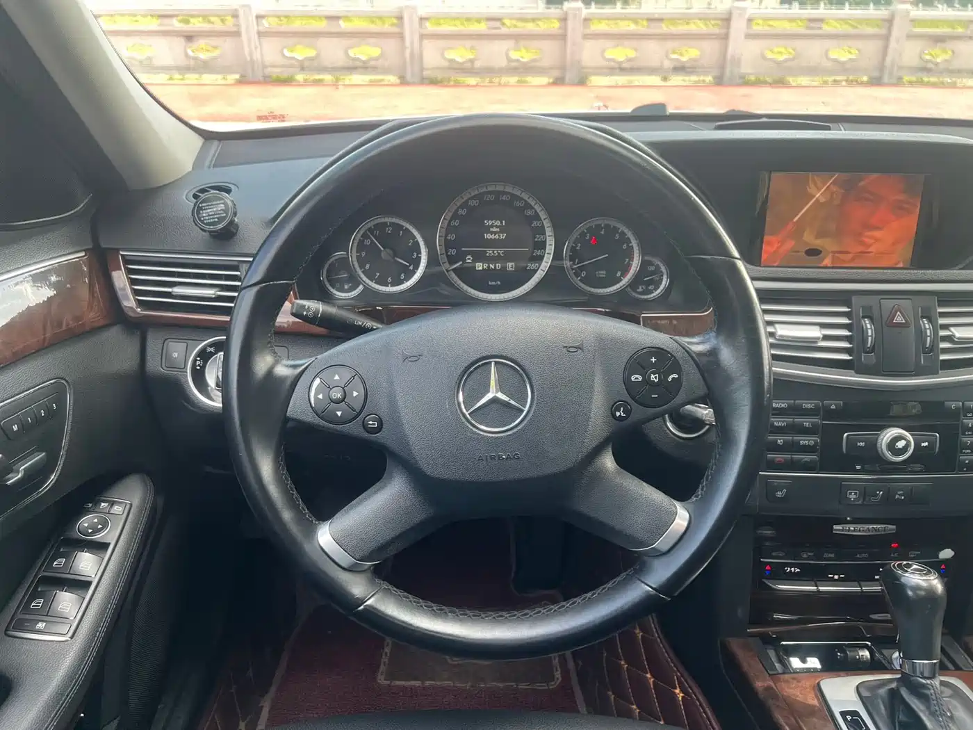 Mercedes-Benz E-Class 2011 E 200 L CGI Elegance фото 13