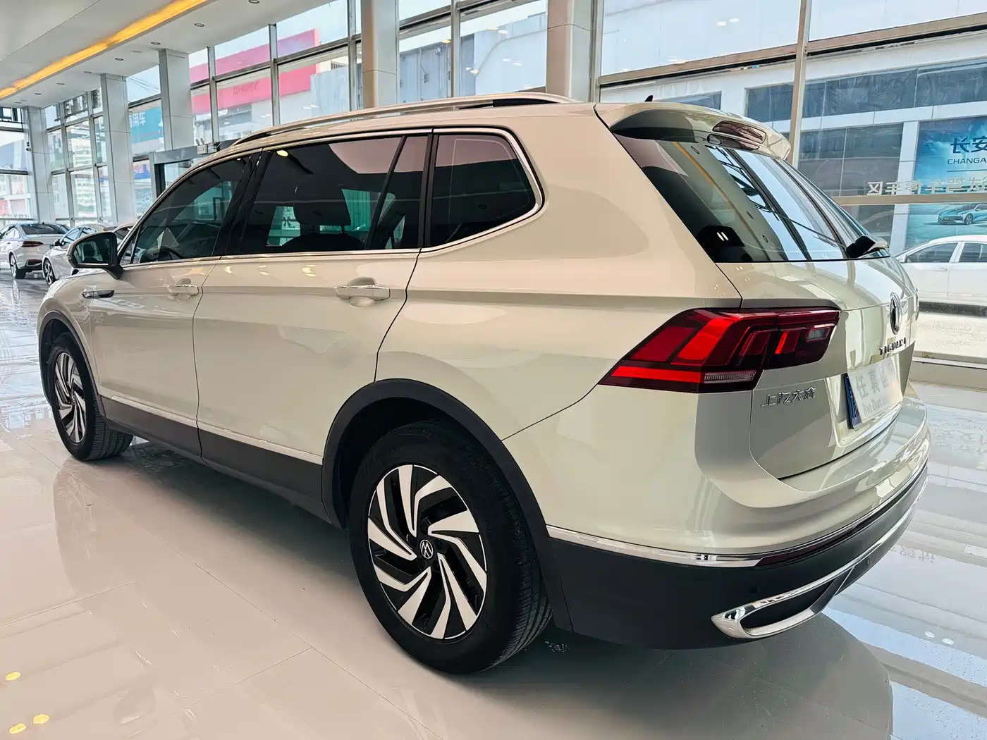Volkswagen Tiguan L 2023 280TSI 2WD Trend Limited Edition фото 5