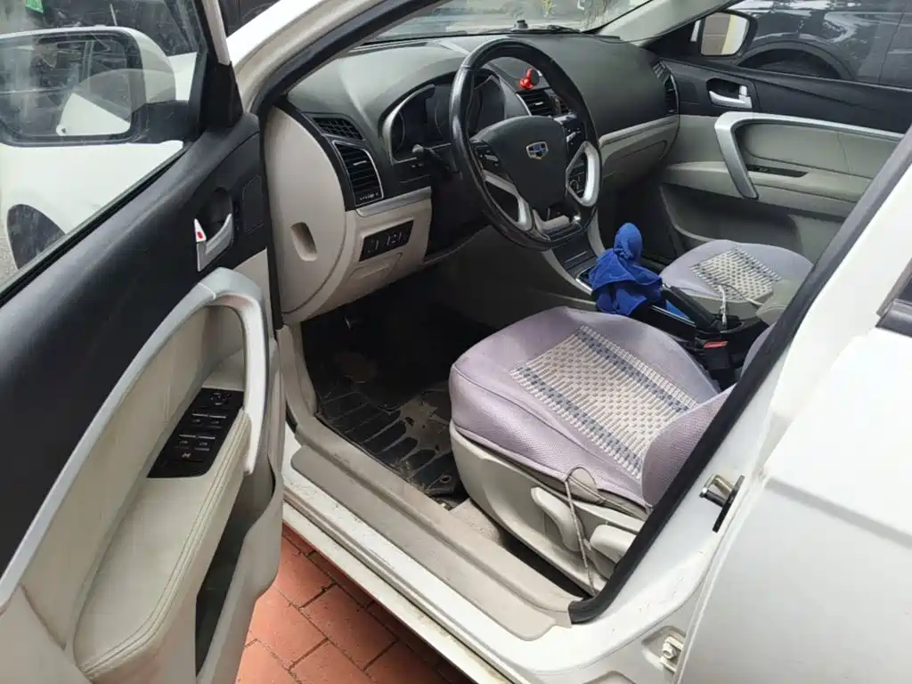 صورة 16 - Geely Emgrand