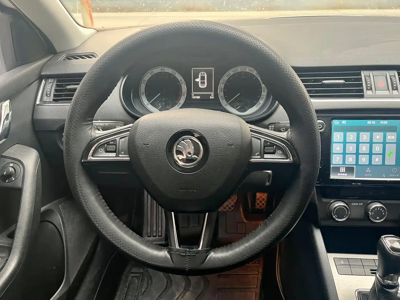 Škoda Octavia 2018 1.6L Automatic Luxury фото 13