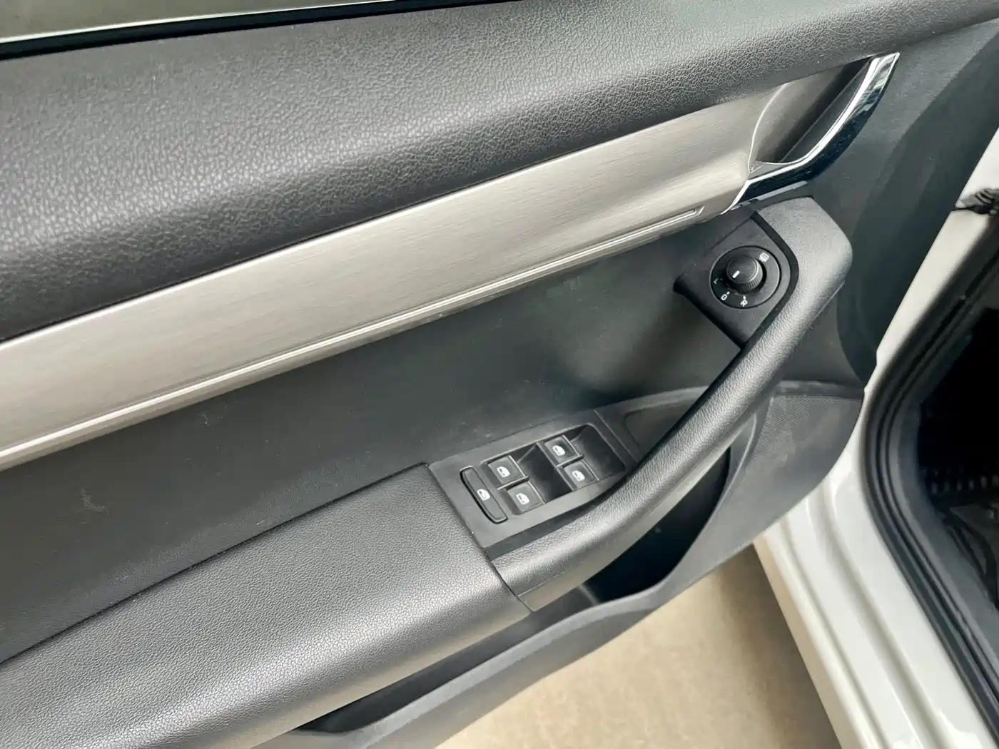 Škoda Octavia 2018 1.6L Automatic Luxury фото 6