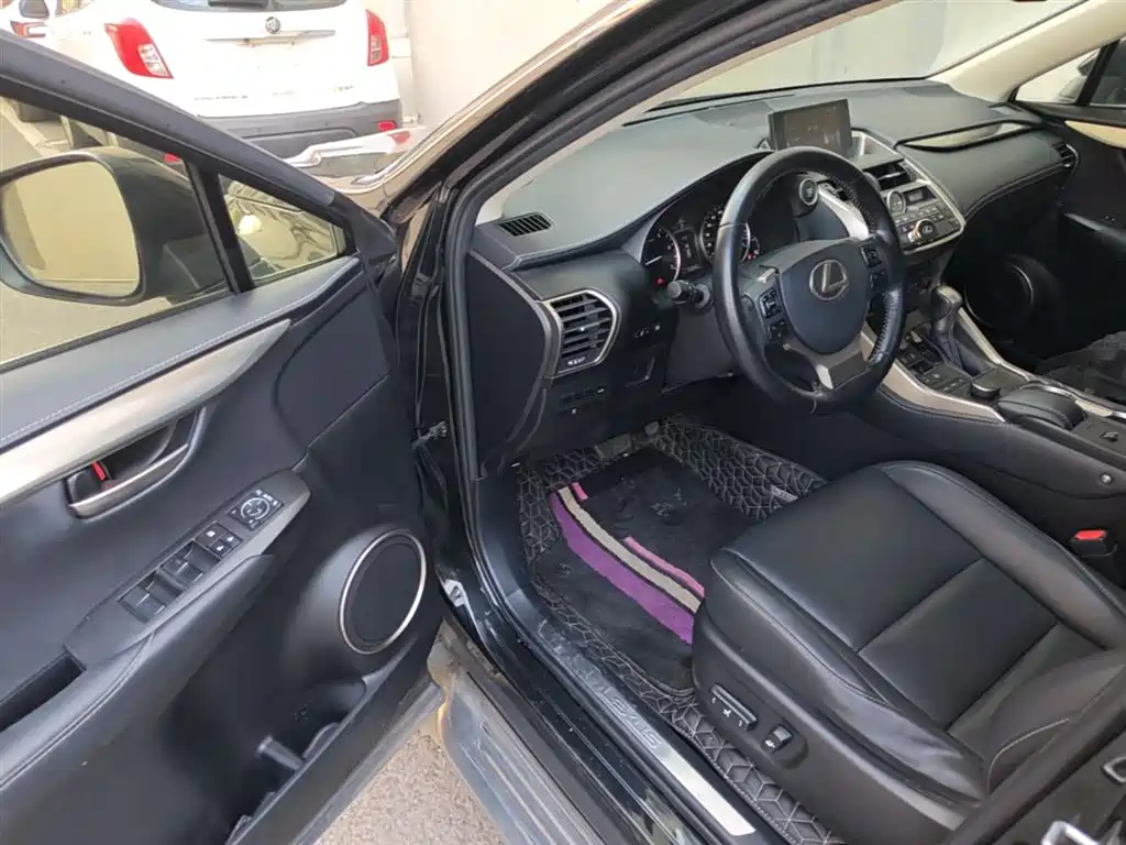 Lexus NX 2016 200 AWD F Sport фото 16