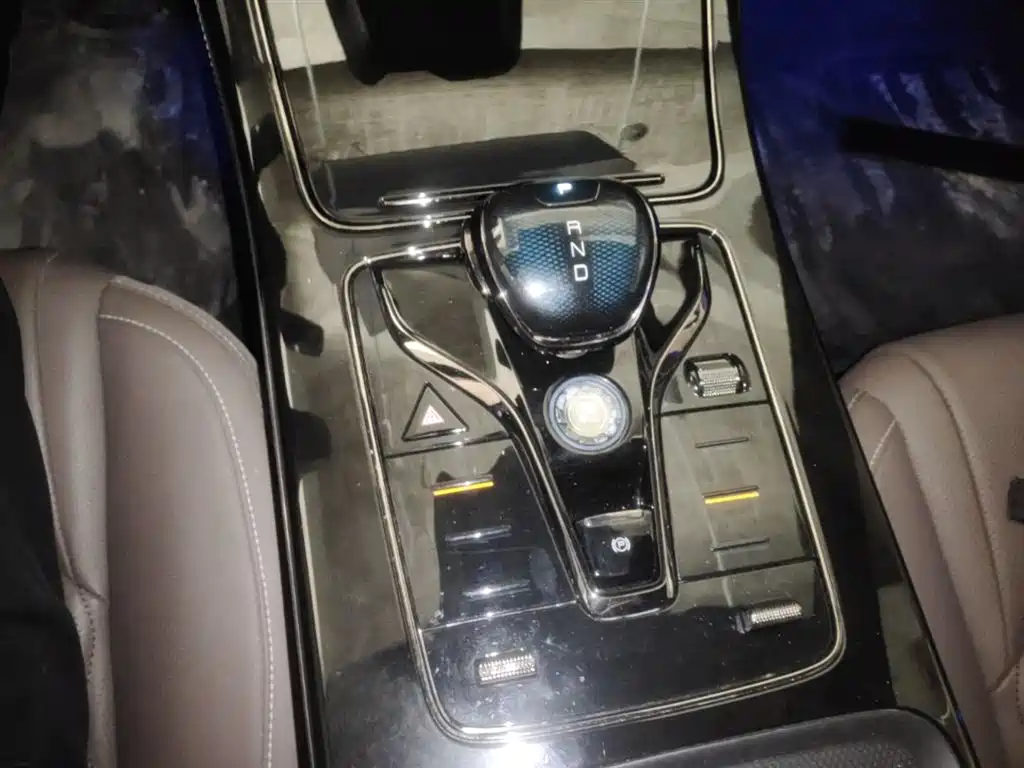 BYD Han 2024 DM-i Glory Edition 121KM Elite фото 21
