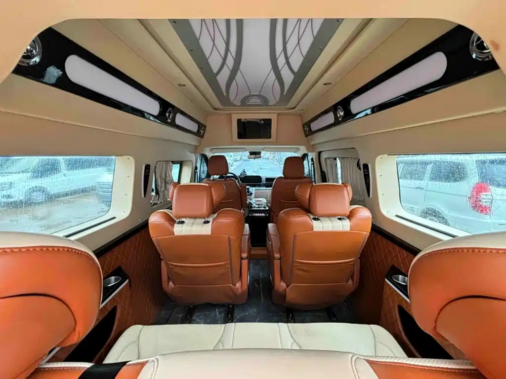 Ford Transit 2023 2023 Model 2.0T Diesel Automatic Business Travel Mid-Axis Mid-Roof 7/8/9 Seater