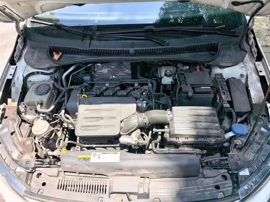 Volkswagen Polo 2019 Plus 1.5L Automatic Panorama Enjoyment Edition фото 11