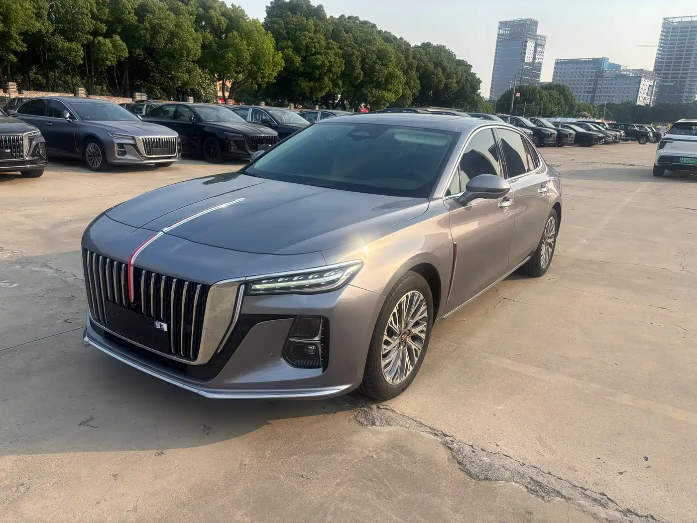 Hongqi H5 2023 2.0T Auto Smart Connect Flag Comfort
