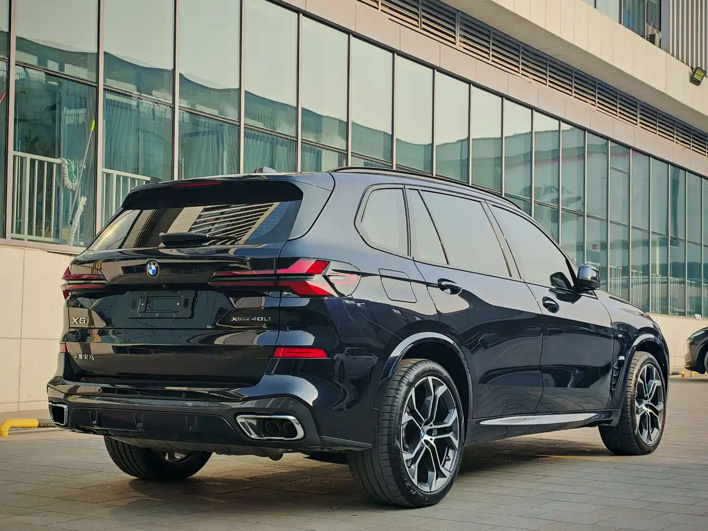 BMW X5 2023 xDrive 40Li Premium M Sport Black Night Package фото 6