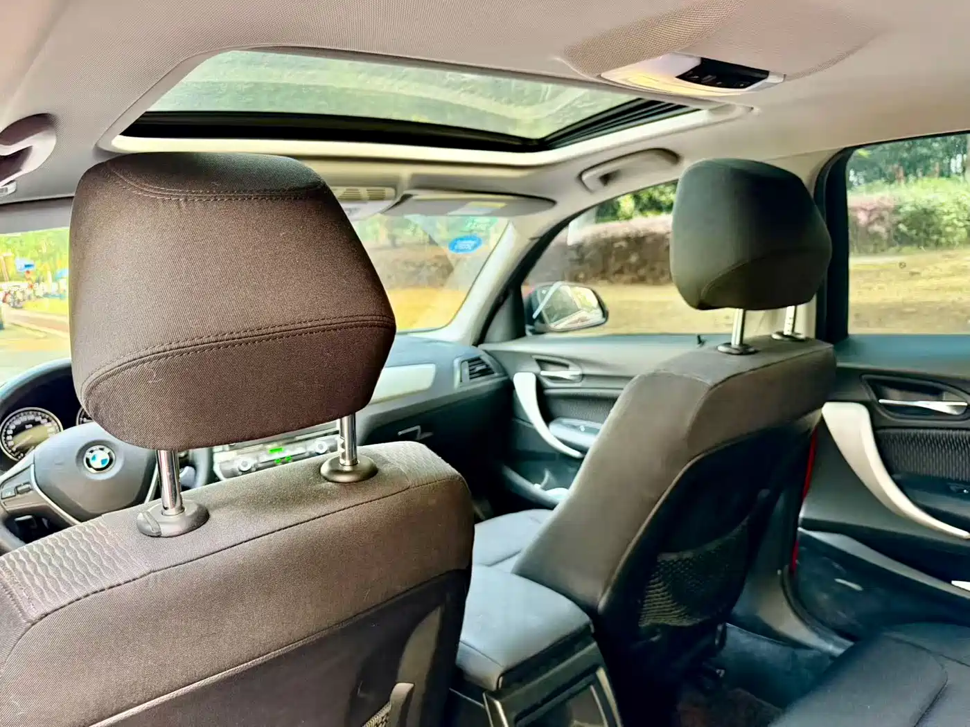 BMW 1 Series (Import) 2018 118i Leading фото 8