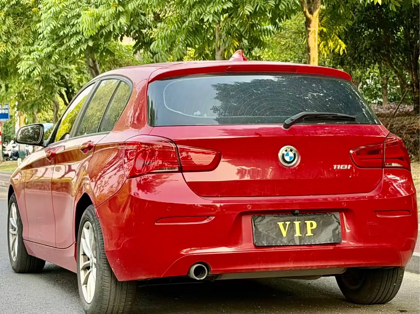 BMW 1 Series (Import) 2018 118i Leading фото 9