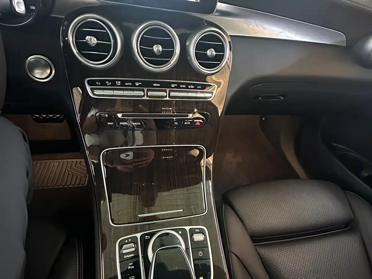 Mercedes-Benz GLC 2019 GLC 260 4MATIC Dynamic фото 13