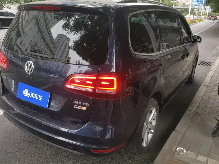 Volkswagen Sharan 2016 380TSI Comfort 7-seater фото 3