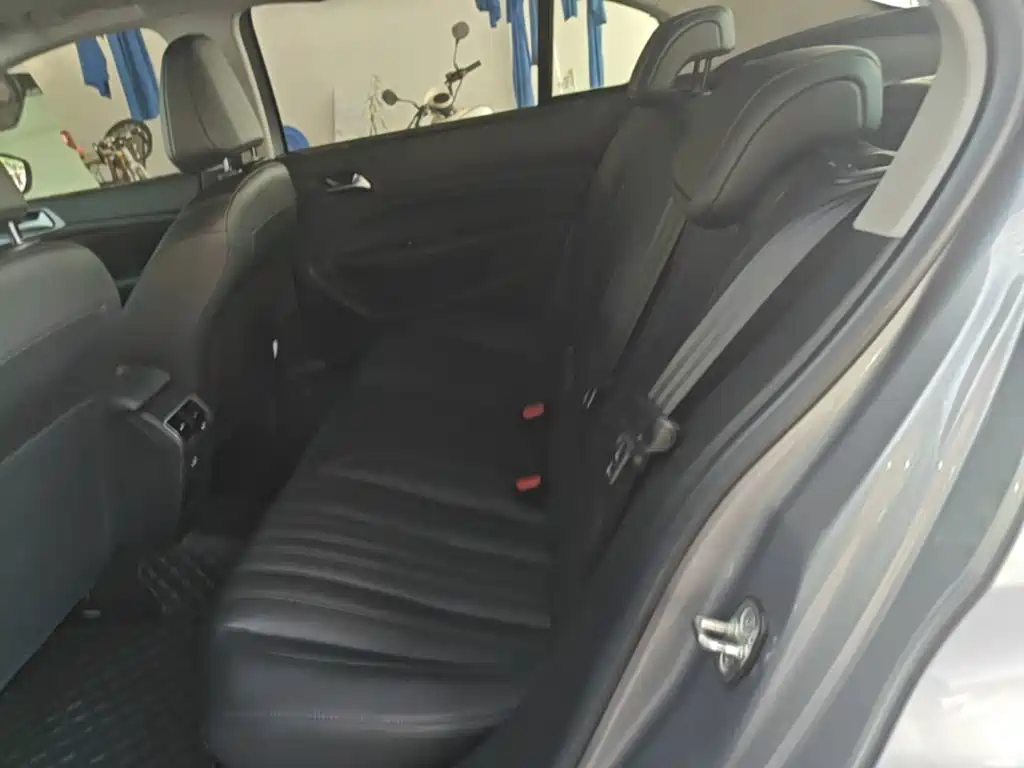 Peugeot 408 2023 2022 1.6T Light Chaser Edition