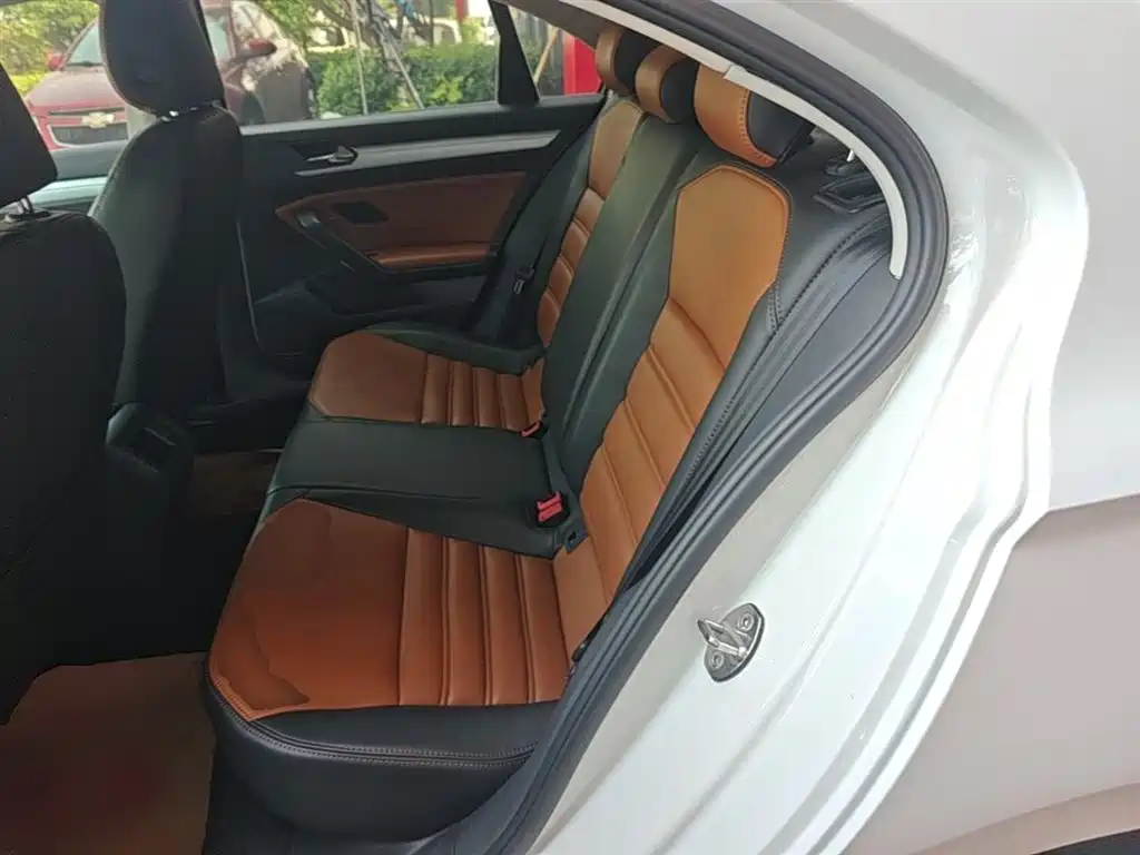 Volkswagen Lamando 2021 230TSI DSG Fashion Edition фото 17
