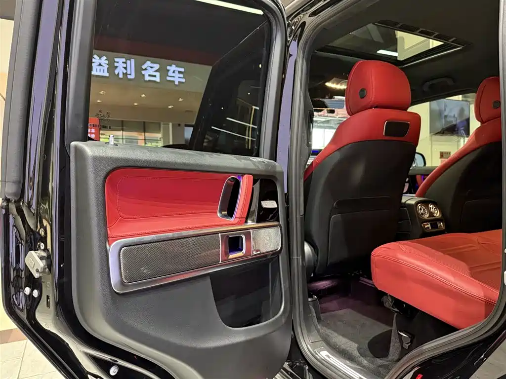 Mercedes-Benz G-Class 2024 G 500 фото 14