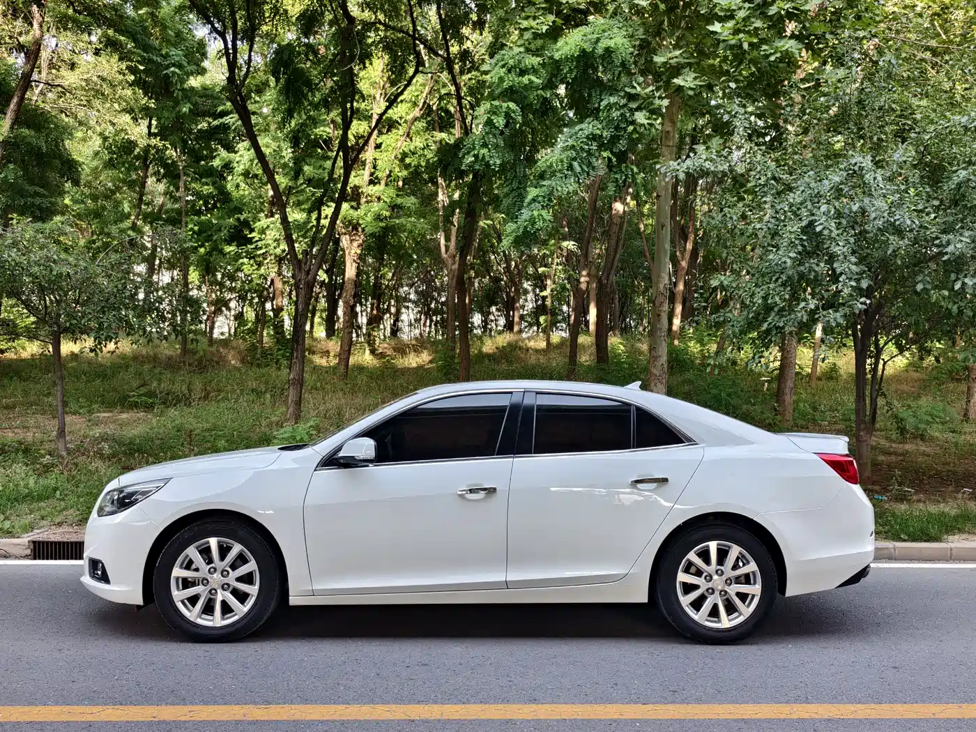 Chevrolet Malibu 2014 2.0L Automatic Luxury фото 3