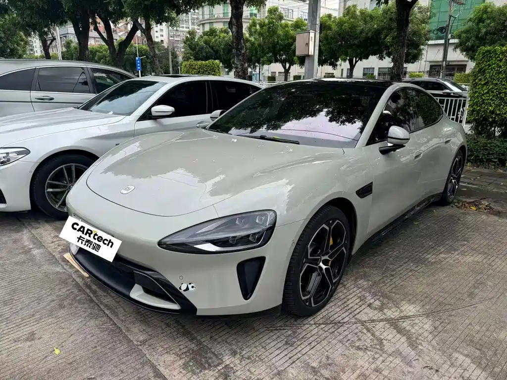 Xiaomi SU7 2024