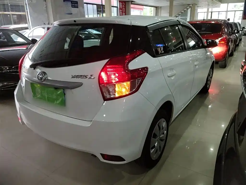 Toyota YARiS L Zhi Xuan 2015 1.5E Auto Charming Edition фото 7