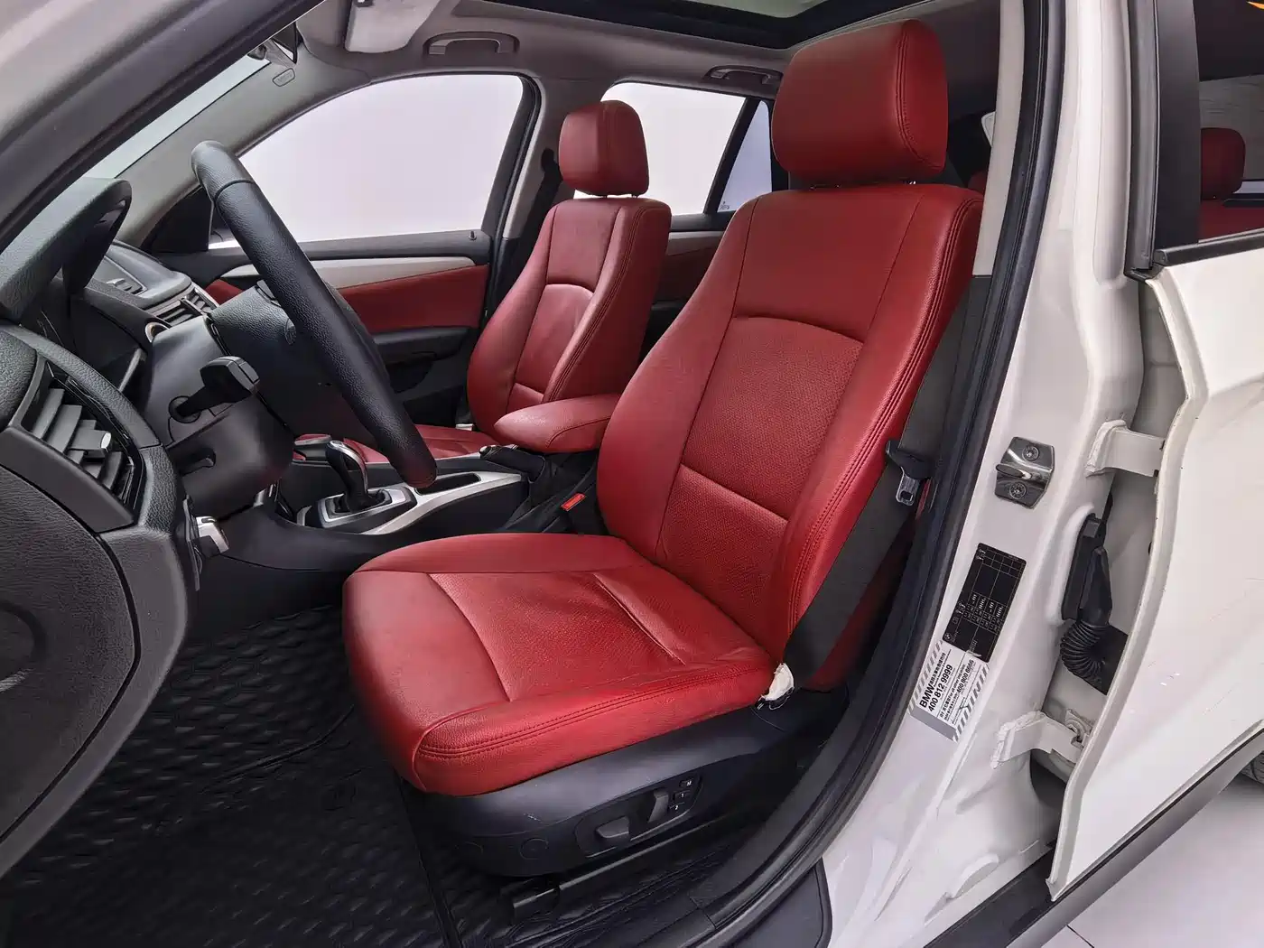 BMW X1 2014 sDrive18i Fashion Edition фото 15